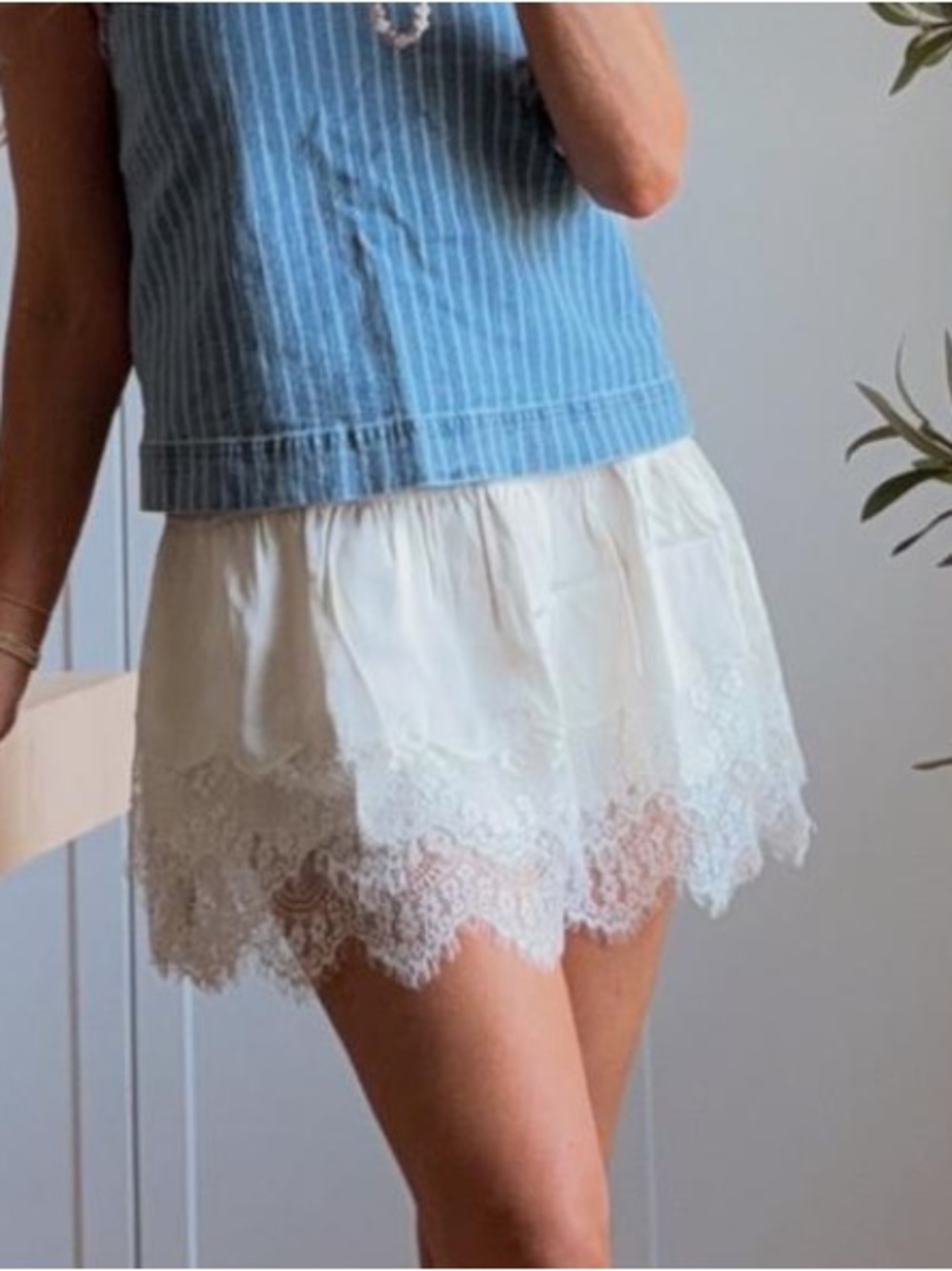 Women's Cream Lace Trim Mini Skort